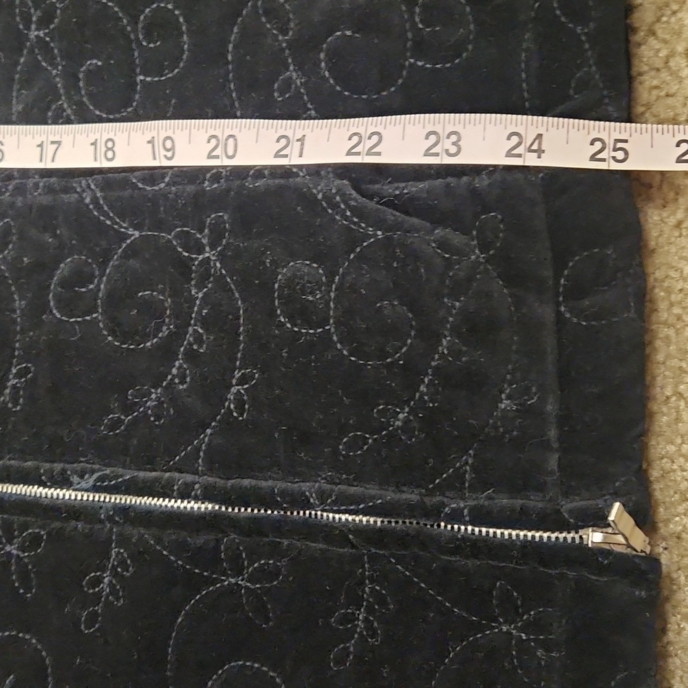 Black velvet quilted  old English Style Winter Jacket. Full Zip Down Whimsigoth - Picture 13 of 13
